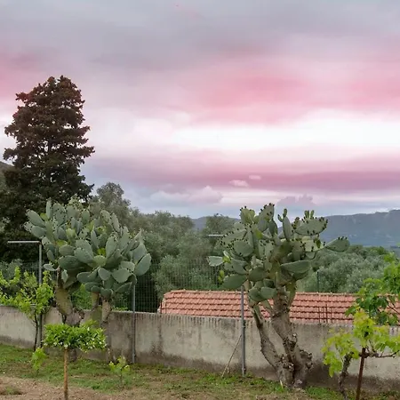 Kanakades Village House